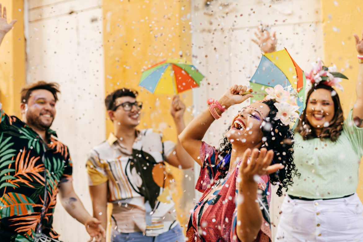 CARNAVAL COM SEGURANÇA: CONFIRA A NOSSA LISTA DOS MELHORES BLOCOS PARA VOCÊ SE DIVERTIR COM SEGURANÇA